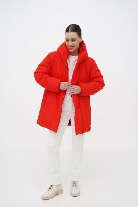 Красная короткая куртка с капюшоном 