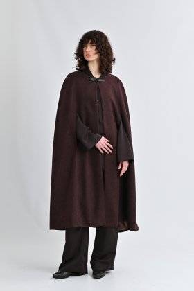 Кейп бордовый с кожаными лампасами