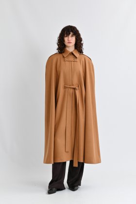 Длинный бежевый кейп под пояс